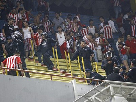 Pelea Estadio Jalisco