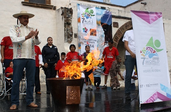 IMDE Arrancó en Tzintzuntzan Gira de la Antorcha DSISO 2014 “Vive, Comparte, Inspira”