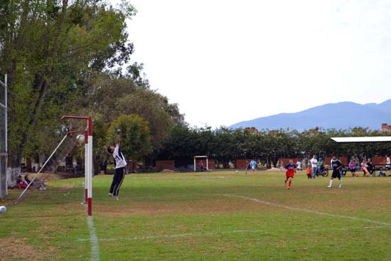 SUEUM vs. Grupo de Oro