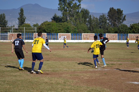 Estudiantes F.C. Morelia vs. Comercializadora Chuyines