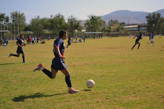 Real Azteca contra Hogar Descuento