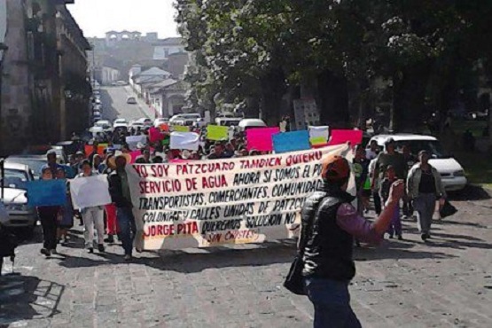 Pagan a Sindicalizados; Persiste Toma de Presidencia de Pátzcuaro