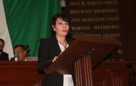 Celebra Ligia López Aprobación de Reformas a la Ley del Notariado del Estado, Propuestas por la Parlamentaria Albiazul