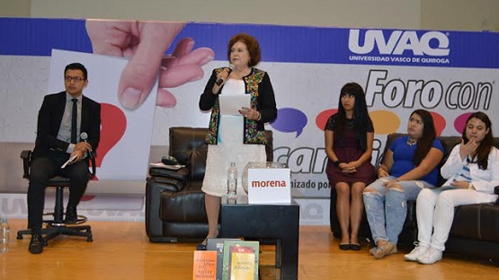 María de la Luz Comparte su Propuesta de Gobierno a Estudiantes de la UVAQ