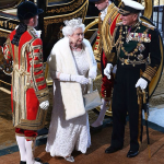 Reina Asiste al Parlamento