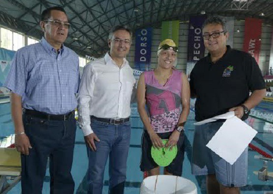 Felicitación del Presidente Municipal a la nadadora Beatriz Reséndiz García