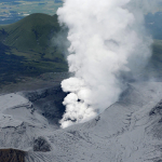 Volcán Hace Erupción en Japón
