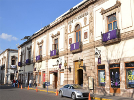 Hotel Juaninos Edificios Semana Santa Banderines