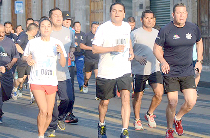 Silvano-Aureoles-Carrera-Atlética