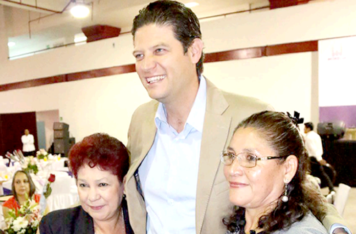 Alfonso Martínez Festejo Madres