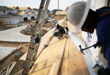 Migrantes Trabajando Construcción