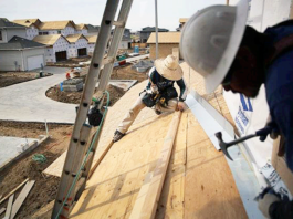 Migrantes Trabajando Construcción