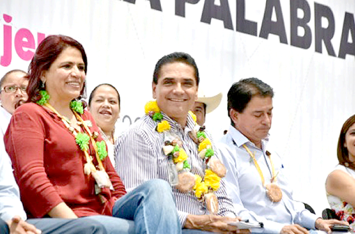 Silvano-Aureoles-Fabiola-Alanis