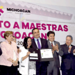 Silvano-Aureoles-Reconocimiento-Maestros